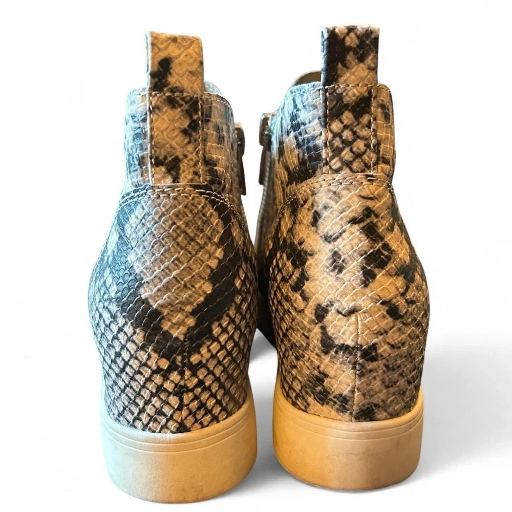 Steve Madden Snakeskin Wedgie Sneakers | 7.5